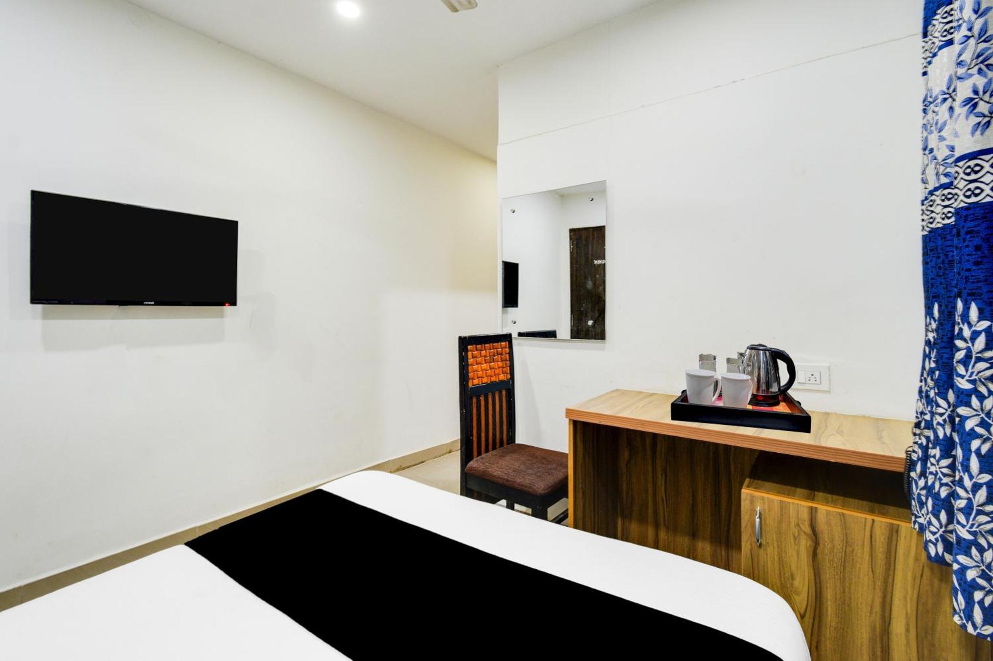 Super Townhouse Madhapur 100 Feet Road Formerly Jkc Grand ハイデラバード エクステリア 写真