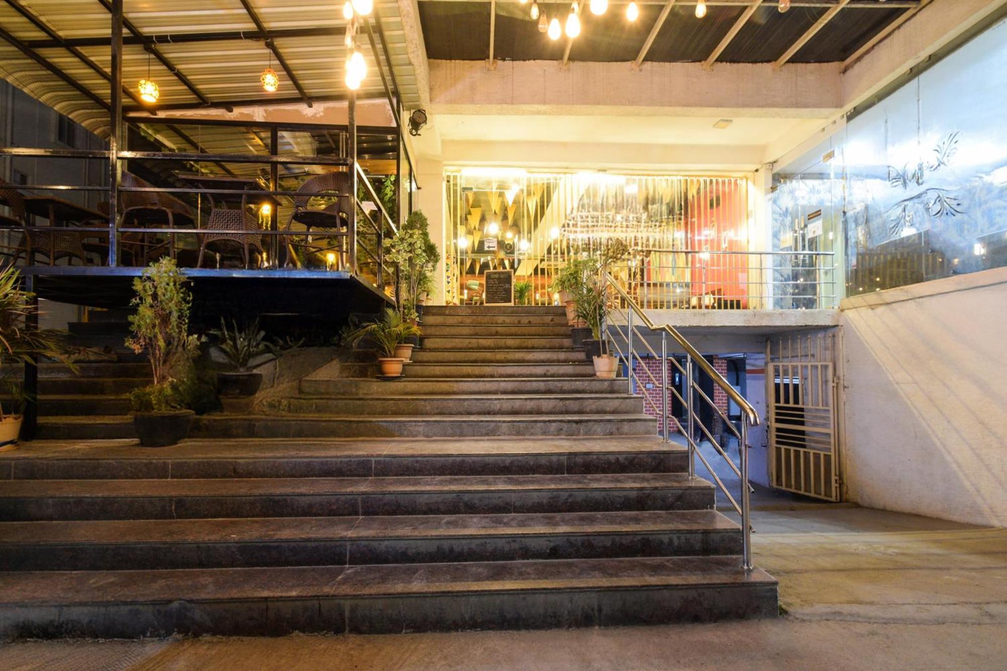 Super Townhouse Madhapur 100 Feet Road Formerly Jkc Grand ハイデラバード エクステリア 写真